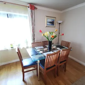 4-bedroom Perfect For Families! Edinburgh