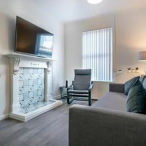 Pass The Keys Mccracken's Townhouse - 10 Min Walk To Centre Holiday home Belfast